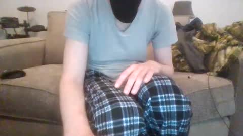 Snapshot of 029719 chatting on September 21, 2025, 3:35 pm Cute boi online show from September 21, 2025, 3:35 pm