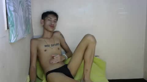 Snapshot of 0cir_asiansatisfy chatting on December 4, 2024, 2:59 pm RICK online show from December 4, 2024, 2:59 pm