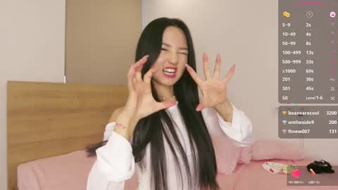 Snapshot of 1_love_8 chatting on December 31, 2024, 2:40 am Rose Nude only In Prvt online show from December 31, 2024, 2:40 am