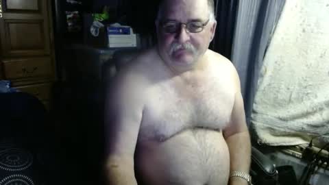 Snapshot of 1dusty60 chatting on December 10, 2024, 4:02 am 1dusty60 online show from December 10, 2024, 4:02 am