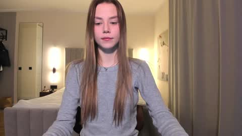 Snapshot of 1i1ypa1mer chatting on December 2, 2024, 6:54 pm Lily 3 online show from December 2, 2024, 6:54 pm