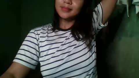 1smile4u online show from October 28, 2025, 3:04 pm