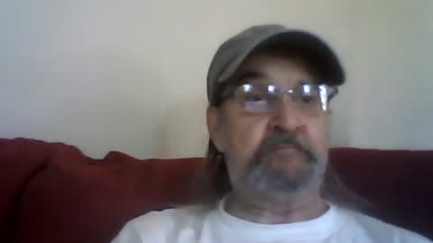 Snapshot of 1valentine chatting on November 3, 2025, 3:24 pm 1valentine online show from November 3, 2025, 3:24 pm