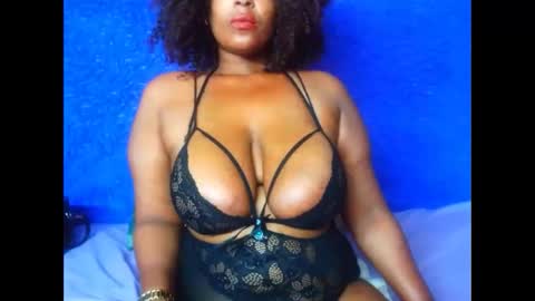 2sweetysmile online show from December 6, 2024, 4:06 pm