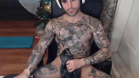 Snapshot of 420randomguy chatting on December 15, 2024, 8:04 pm Anomander Rake online show from December 15, 2024, 8:04 pm