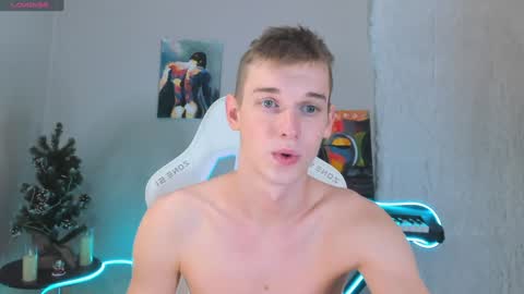 Snapshot of 4ever_dude chatting on January 28, 2025, 4:29 am Andrew online show from January 28, 2025, 4:29 am