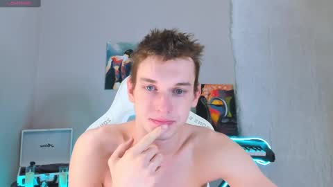 Snapshot of 4ever_dude chatting on February 23, 2025, 5:01 am Andrew online show from February 23, 2025, 5:01 am