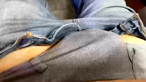 6inchboytoy online show from October 17, 2025, 3:58 pm