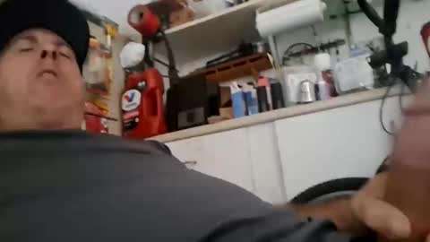 9inchesnya online show from October 25, 2025, 3:51 pm