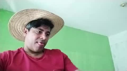 Snapshot of 9vinhocamshow chatting on December 23, 2024, 11:36 am 9vinhocamshow online show from December 23, 2024, 11:36 am