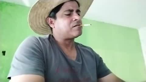 Snapshot of 9vinhocamshow chatting on December 30, 2024, 5:44 pm 9vinhocamshow online show from December 30, 2024, 5:44 pm