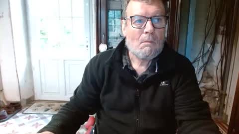 Snapshot of _123_voyeur_ chatting on September 29, 2025, 7:35 am _123_voyeur_ online show from September 29, 2025, 7:35 am