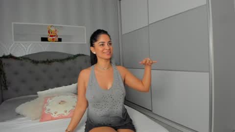 Snapshot of _adelle chatting on January 5, 2025, 12:42 pm Adelle online show from January 5, 2025, 12:42 pm