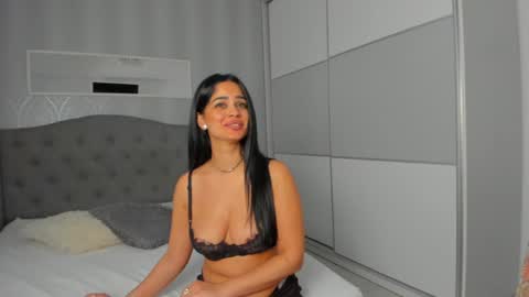 Snapshot of _adelle chatting on January 12, 2025, 12:44 pm Adelle online show from January 12, 2025, 12:44 pm