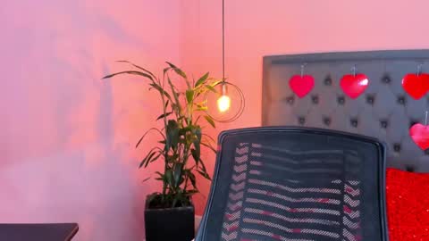 Snapshot of _aline_hall chatting on February 13, 2025, 11:50 am Alline Hall online show from February 13, 2025, 11:50 am