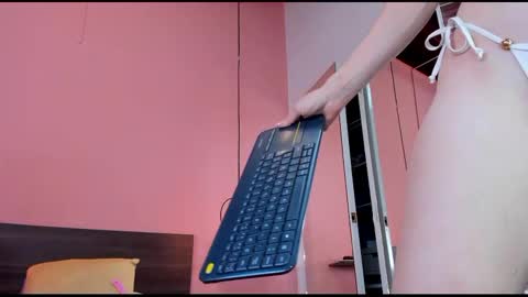 Snapshot of _aline_hall chatting on March 1, 2025, 3:38 pm Alline Hall online show from March 1, 2025, 3:38 pm