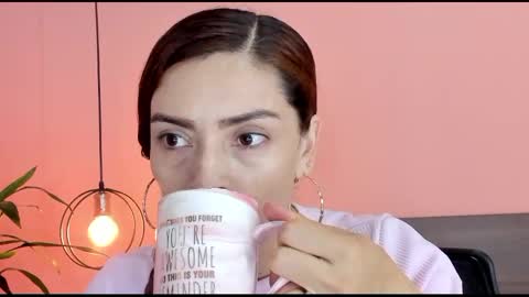 Snapshot of _aline_hall chatting on March 3, 2025, 10:49 am Alline Hall online show from March 3, 2025, 10:49 am