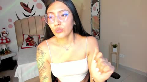 Allondra  online show from December 14, 2024, 5:40 am