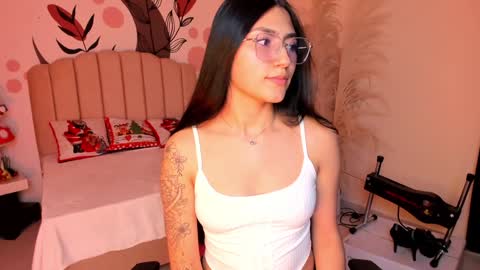 Allondra  online show from December 24, 2024, 2:43 am