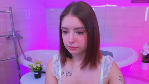 Snapshot of _amelia_shine_ chatting on October 4, 2025, 10:02 am _amelia_shine_ online show from October 4, 2025, 10:02 am