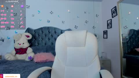 Snapshot of _antonnela_ chatting on December 2, 2024, 9:17 pm antonnela online show from December 2, 2024, 9:17 pm