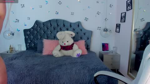 Snapshot of _antonnela_ chatting on January 17, 2025, 2:07 pm antonnela online show from January 17, 2025, 2:07 pm