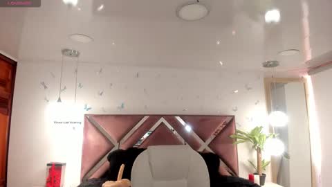 Snapshot of _antonnela_ chatting on October 15, 2025, 4:18 pm antonnela online show from October 15, 2025, 4:18 pm