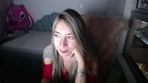 Snapshot of _arianalzate_ chatting on December 13, 2024, 11:39 pm 60 online show from December 13, 2024, 11:39 pm