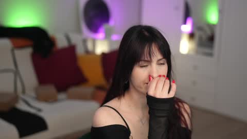 Snapshot of _blackbee_ chatting on October 11, 2025, 11:31 am Lili online show from October 11, 2025, 11:31 am