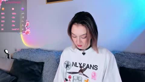 Snapshot of _ccrystaa_ chatting on October 9, 2025, 6:55 am Christina Chris online show from October 9, 2025, 6:55 am