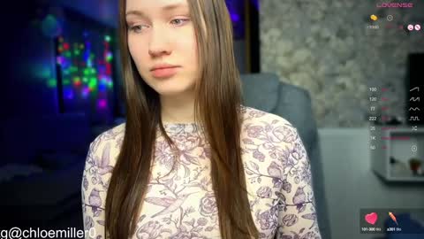 Snapshot of _chloe_miller_ chatting on January 4, 2025, 2:35 pm _chloe_miller_ online show from January 4, 2025, 2:35 pm