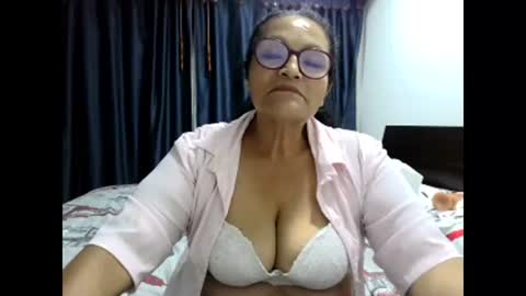 Snapshot of _cristal15 chatting on November 11, 2025, 3:50 am _cristal15 online show from November 11, 2025, 3:50 am