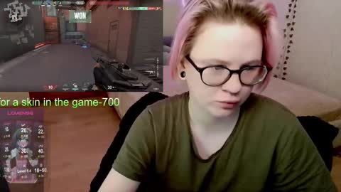 Snapshot of _elven_dreams__ chatting on February 19, 2025, 1:40 am chloue and Gretta online show from February 19, 2025, 1:40 am