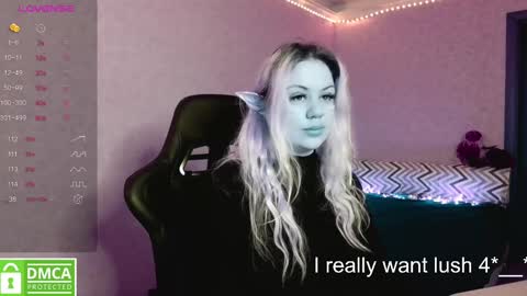 Snapshot of _elven_dreams__ chatting on February 26, 2025, 6:58 am chloue and Gretta online show from February 26, 2025, 6:58 am