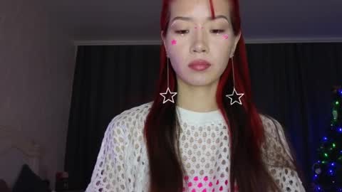 EveEva online show from December 18, 2024, 6:53 am