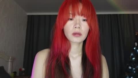 EveEva online show from December 19, 2024, 11:39 am