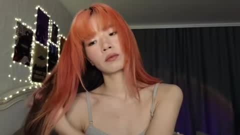 EveEva online show from March 8, 2025, 1:57 pm