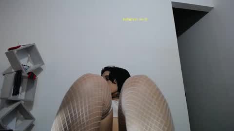  Exa help me position myself with your thumb up thanks  online show from March 2, 2025, 11:42 pm