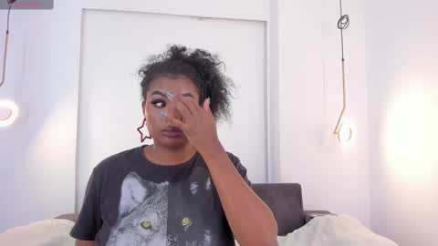 Snapshot of _huge_boobs_ebony chatting on March 5, 2025, 7:27 pm Darlis online show from March 5, 2025, 7:27 pm