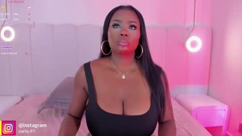 Snapshot of _huge_boobs_ebony chatting on September 8, 2025, 7:24 pm Darlis online show from September 8, 2025, 7:24 pm