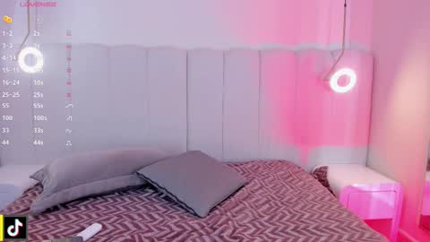 Snapshot of _huge_boobs_ebony chatting on September 22, 2025, 7:38 pm Darlis online show from September 22, 2025, 7:38 pm