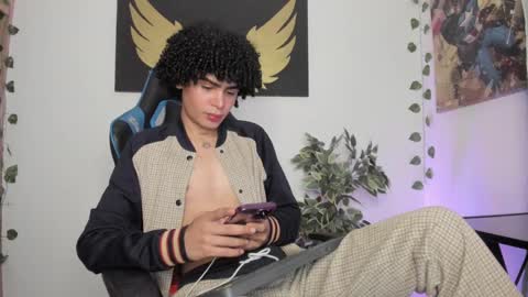 Snapshot of _jaay77 chatting on December 5, 2024, 12:41 am Jay online show from December 5, 2024, 12:41 am