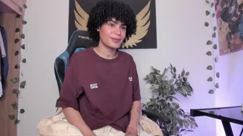 Snapshot of _jaay77 chatting on December 6, 2024, 1:18 am Jay online show from December 6, 2024, 1:18 am