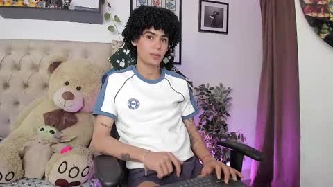 Snapshot of _jaay77 chatting on December 13, 2024, 10:55 pm Jay online show from December 13, 2024, 10:55 pm