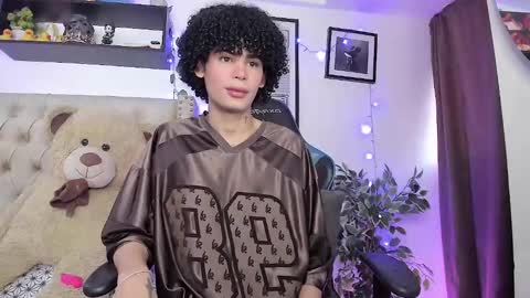 Snapshot of _jaay77 chatting on December 17, 2024, 7:04 pm Jay online show from December 17, 2024, 7:04 pm