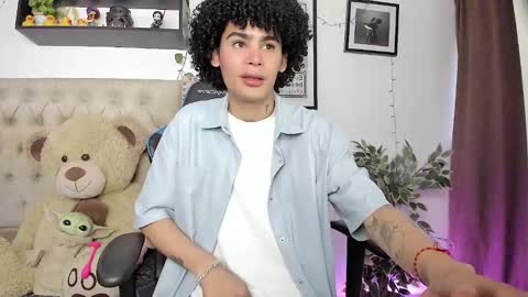 Snapshot of _jaay77 chatting on December 18, 2024, 8:25 pm Jay online show from December 18, 2024, 8:25 pm