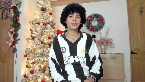 Snapshot of _jaay77 chatting on January 2, 2025, 12:13 am Jay online show from January 2, 2025, 12:13 am