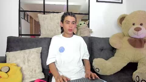 Snapshot of _jaay77 chatting on January 13, 2025, 2:50 am Jay online show from January 13, 2025, 2:50 am