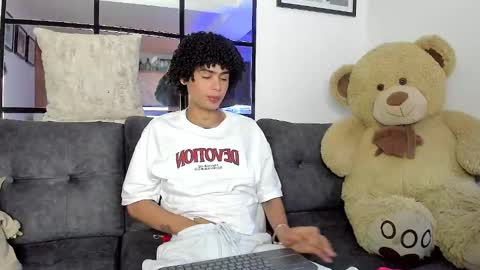 Snapshot of _jaay77 chatting on January 15, 2025, 7:12 pm Jay online show from January 15, 2025, 7:12 pm