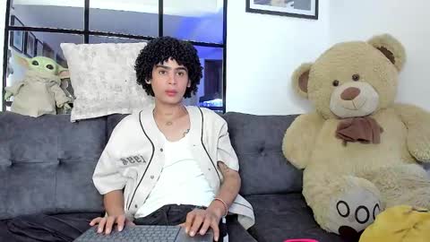 Snapshot of _jaay77 chatting on January 16, 2025, 1:37 am Jay online show from January 16, 2025, 1:37 am